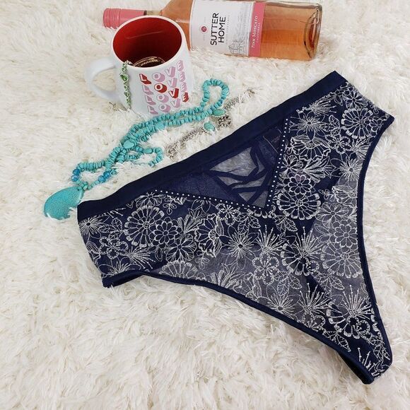 Victoria's Secret Blue Lace Glitter Crystals Thong - Picture 1 of 4